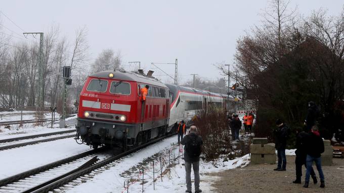 SBB-Zug auf falschem Gleis: Premierenfahrt endet am Abschlepphaken 