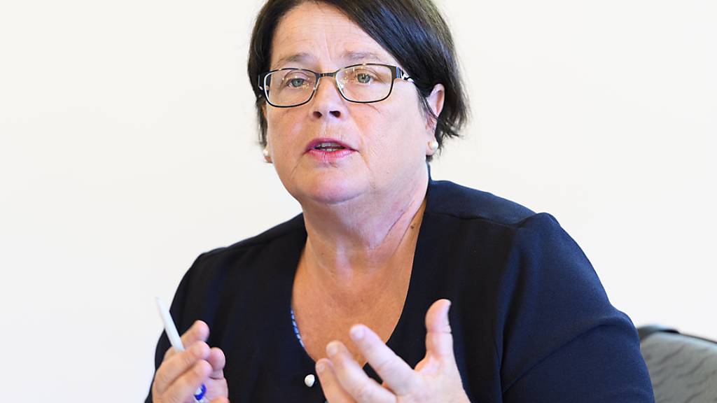 Die Freiburger Staatsratspräsidentin Anne-Claude Demierre wies erneut den Ernst der gesundheitlichen Lage im Kanton hin. (Archivbild)