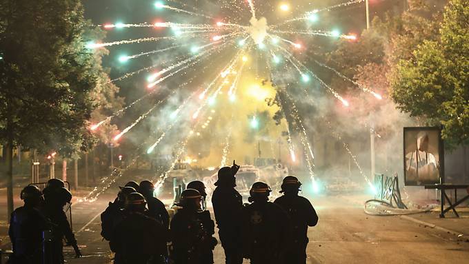 Dritte Krawall-Nacht in Folge: Rund 400 Verhaftungen von Demonstranten