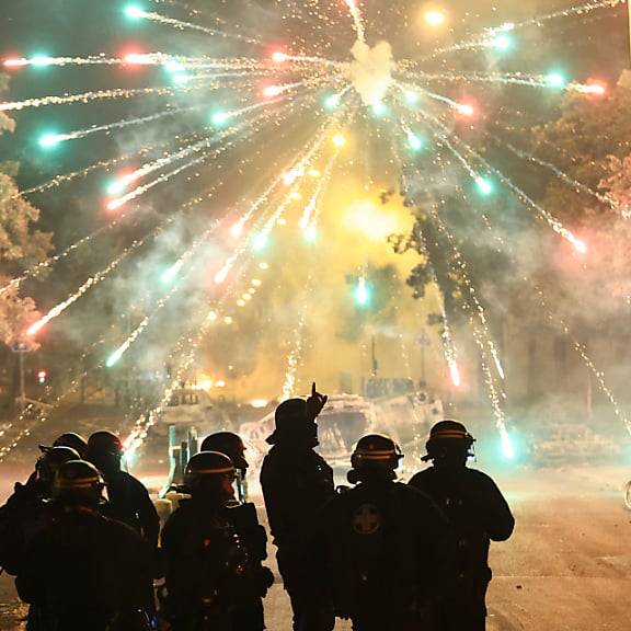 Dritte Krawall-Nacht in Folge: Rund 400 Verhaftungen von Demonstranten
