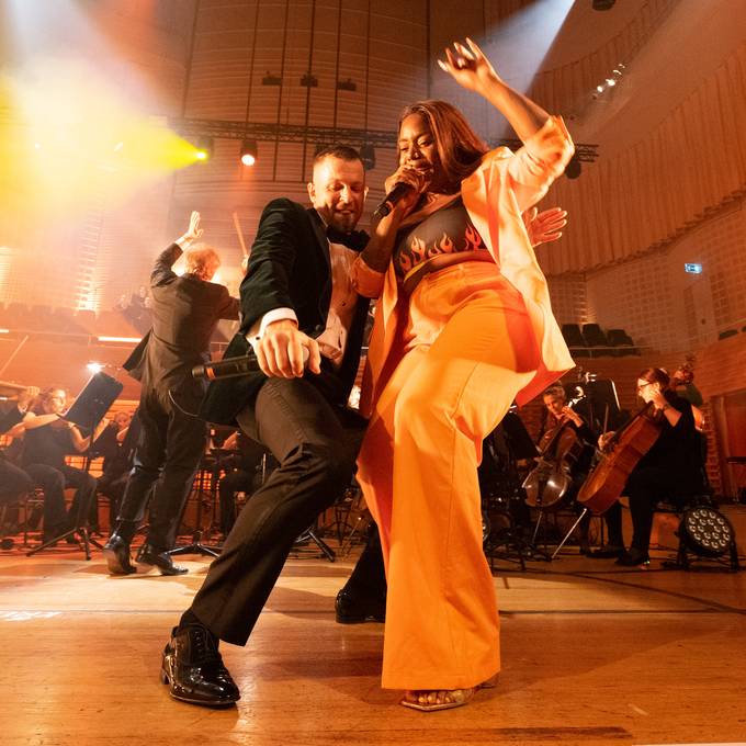 Rap meets Classic: Stress verzaubert mit dem 21st Century Orchestra das Publikum