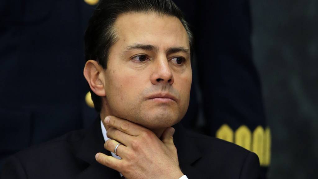 ARCHIV - Enrique Peña Nieto, damaliger mexikanischer Präsident, 2017 während einer Pressekonferenz. Foto: Marco Ugarte/AP/dpa