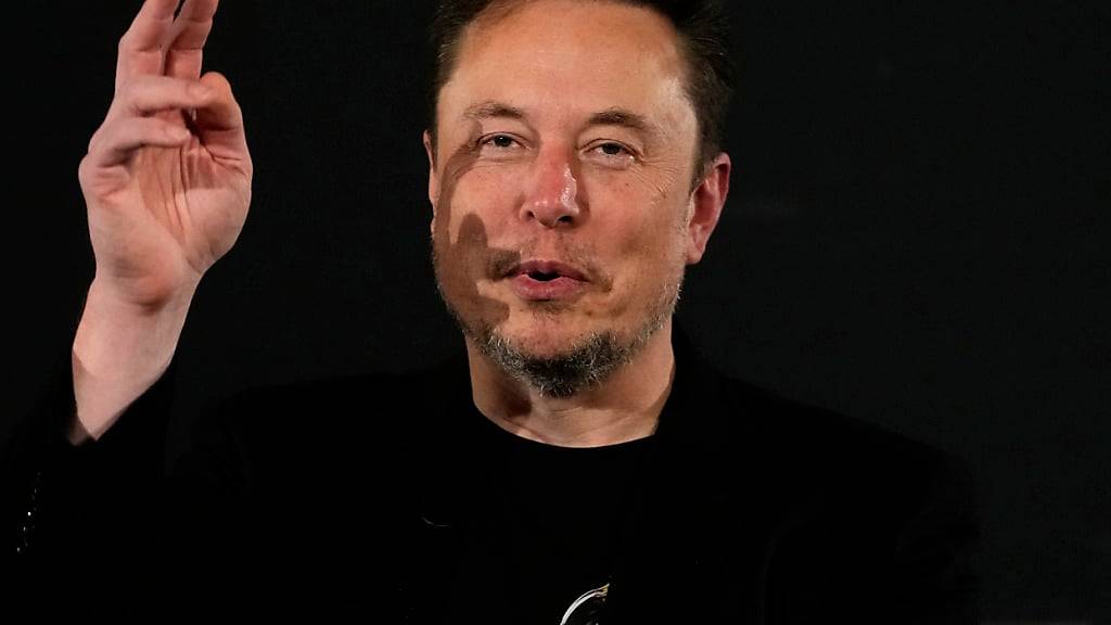 Elon Musk könnte zusätztlich zur Plattform X auch Tiktok USA übernehmen. (Archivbild)