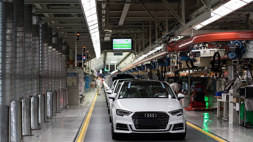 Audi-Fabrik: Der Umsatz der VW-Tochter lag im zweiten Quartal fast auf Vorjahresniveau, der Gewinn nur leicht darunter. (Archivbild)