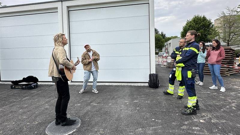 Dabu Fantastic mit Mini-Konzert in Grosshöchstetten