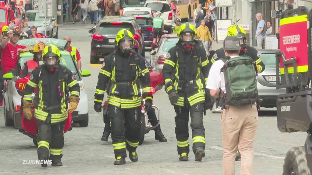 Weltrekord für Schweizer Feuerwehrmänner: 100-Kilometer-Marsch in Vollmontur