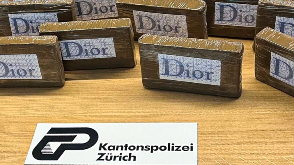 Unsicherer Autolenker mit zehn Kilo Kokain in Richterswil gestoppt