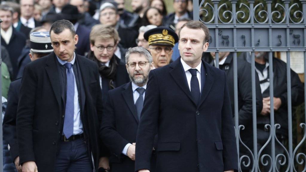 Emmanuel Macron am Dienstag auf dem jüdischen Friedhof von Quatzenheim.