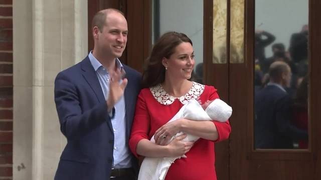 Thumb for ‹Kate und William zeigen den kleinen Prinzen und verlassen später das Spital›