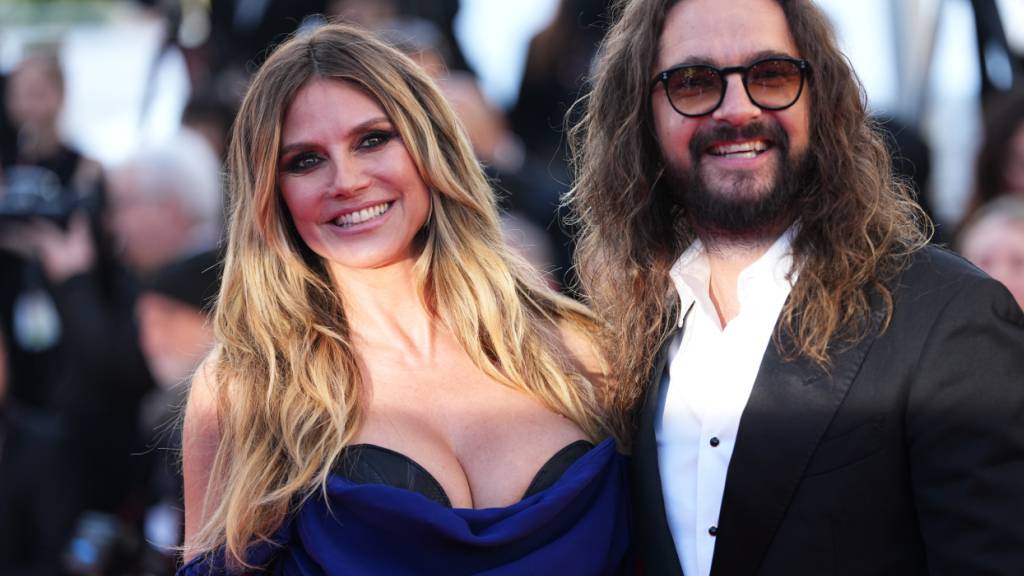 Eine Bootsfahrt von Heidi Klum (l.), ihrem Ehemann Tom Kaulitz (r.) und dessen Zwillingsbruder Bill auf dem Zürichsee wird zu einem Fall für das Bundesgericht. (Archivbild)