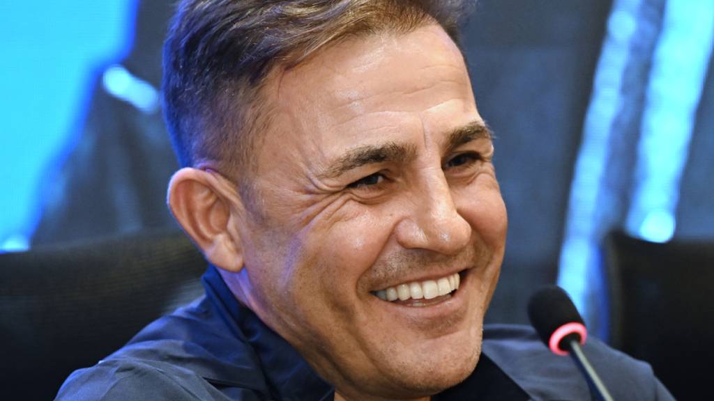 Fabio Cannavaro an seiner ersten Medienkonferenz als Nationaltrainer von Usbekistan