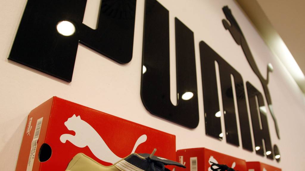 Der Sportartikelhersteller Puma rechnet im laufenden Jahr mit weiterem Wachstum. Der Umsatz soll im 2022 um Währungseinflüsse bereinigt mindestens mit 10 Prozent wachsen.(Archivbild)