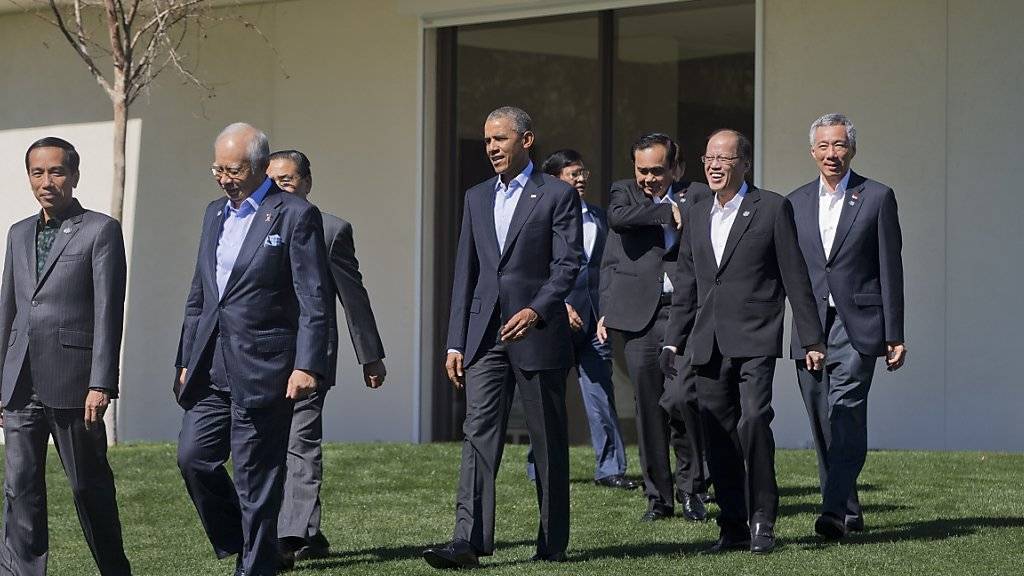 Ohne Kravatte: US-Präsident Barack Obama mit Staatsoberhäupter der Asean-Länder beim Gipfeltreffen im kalifornischen Rancho Mirage.