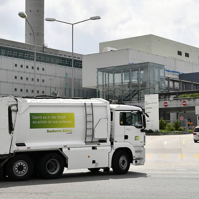 Stadt Zürich kauft Kehrichtlastwagen mit Elektroantrieb