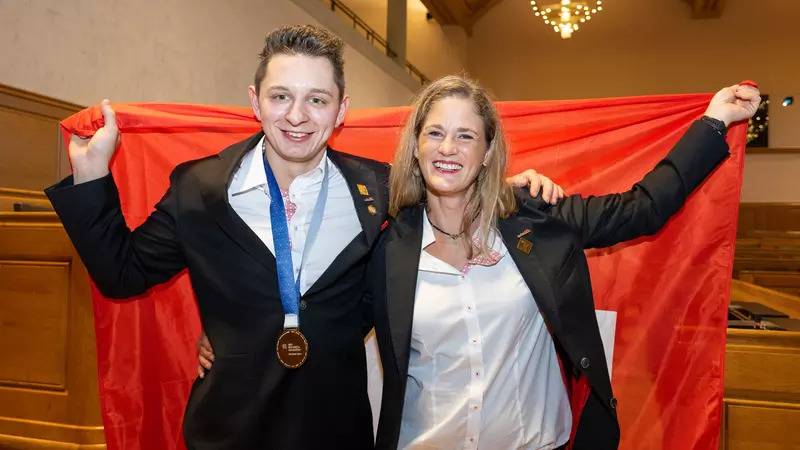 Dominik Bartlome holt an den WorldSkills Silber, Adrian Büttler Bronze