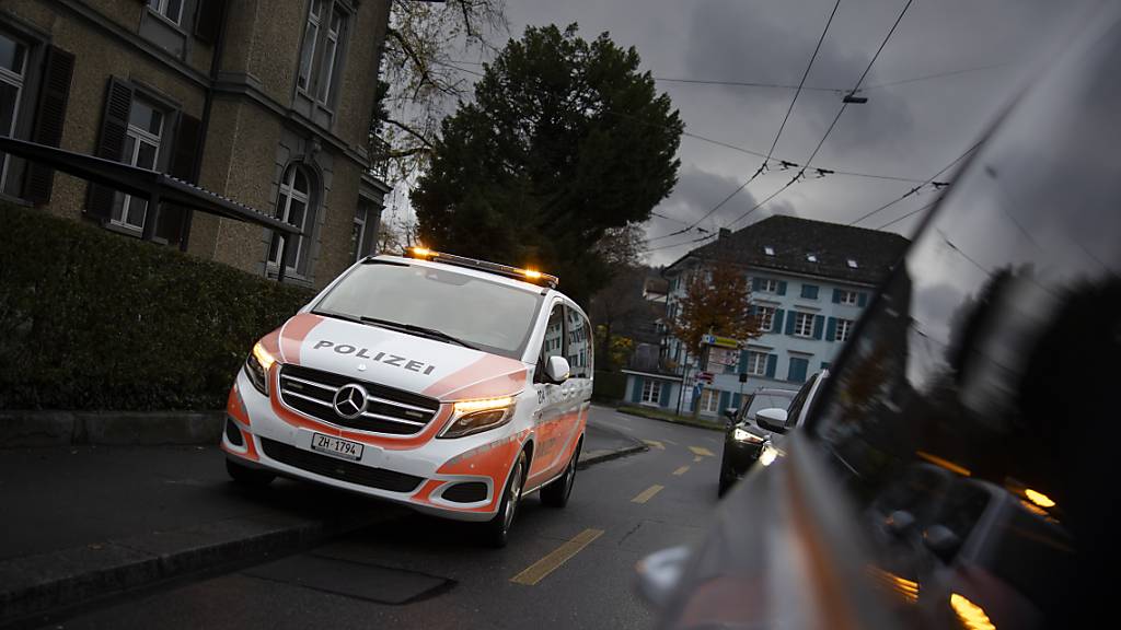 Einsatzkräfte rücken mit Grossaufgebot nach Oberwinterthur aus