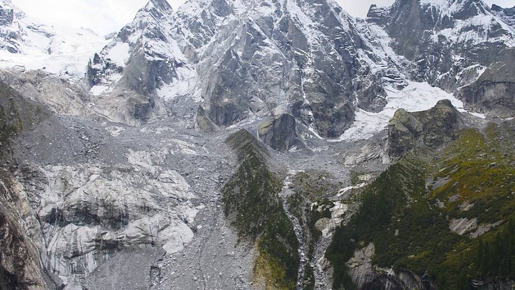 Der verheerende Murgang von Bondo ist geklärt: Der Bergsturz am Piz Cengalo (Bild) donnerte auf einen Gletscher und schmolz das Eis.
