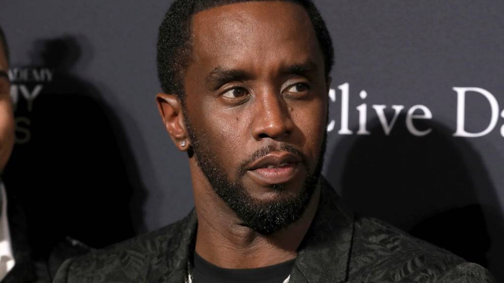 ARCHIV - Sean Combs kommt zur Pre-Grammy Gala And Salute To Industry Icons im Beverly Hilton Hotel. Foto: Mark Von Holden/Invision via AP/dpa