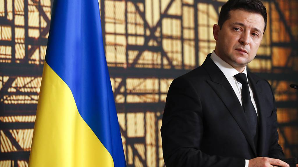 Der Präsident der Ukraine Wolodymyr Selenskyj ist besorgt wegen der Krise um den russischen Truppenaufmarsch. Foto: Johanna Geron/Pool Reuters/AP/dpa