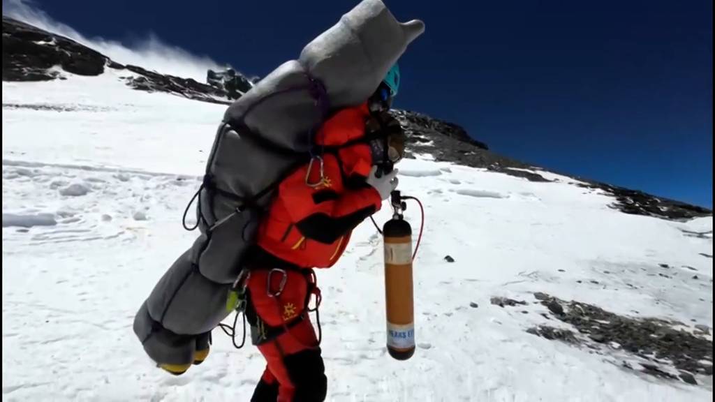 Spektakuläre Bergung am Mount Everest: Sherpa rettet Bergsteiger aus der Todeszone