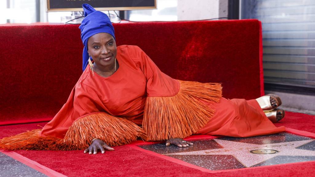 Angélique Kidjo wird bei der Enthüllung ihrer Sternenplakette auf dem «Walk of Fame» als «Königin des afrikanischen Pop» gewürdigt.