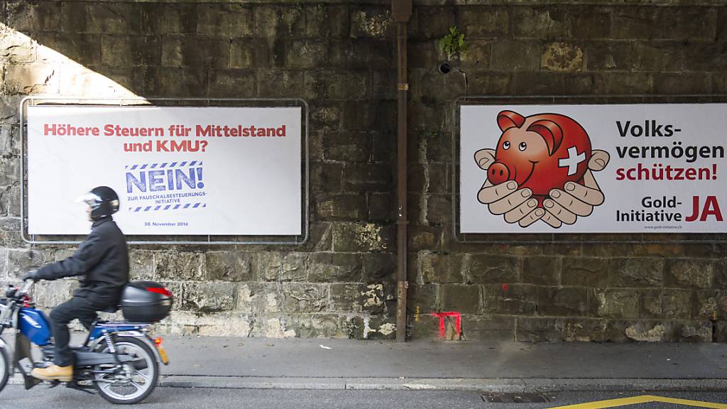 Die Stadt Luzern vergibt in Ausschreibungen die Bewirtschaftung ihrer Plakatstellen. (Archivaufnahme)