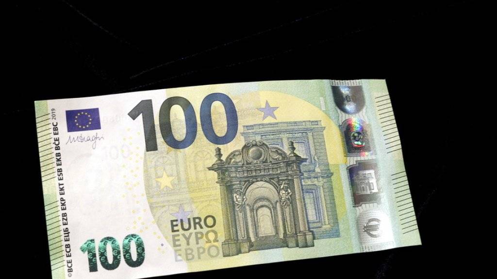 Falschgeld im Umlauf: In Montreux VD bezahlte ein Mann mit einer gefälschten 100-Euro-Note. Der Belgier wurde verhaftet. (Symbolbild)