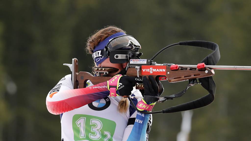 Zu wenig genau: Lena Häcki verliert im Stehendschiessen das Ziel vom Top-Ten-Platz aus den Augen