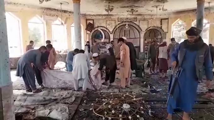 Mindestens 20 Tote bei Explosion in Moschee
