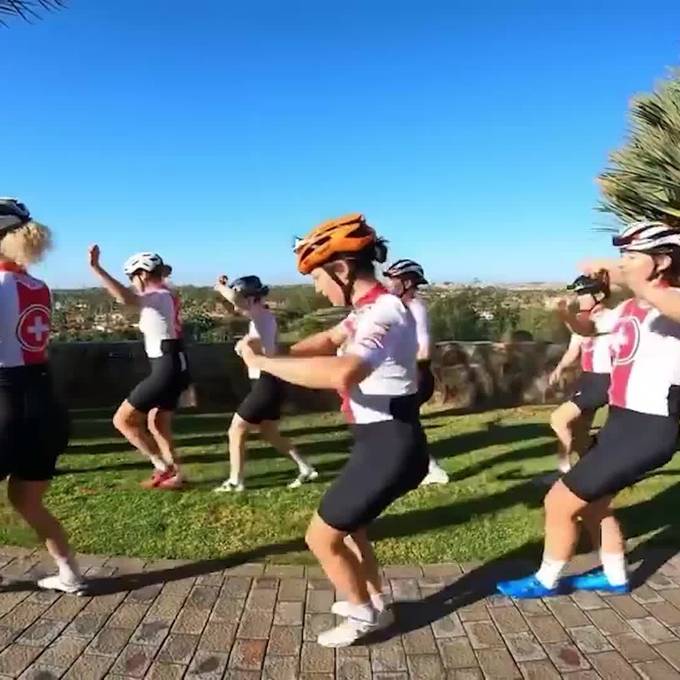 Swiss Cycling Girls tanzen Jerusalema unter warmer Sonne