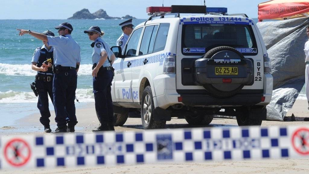 Nach einem erneuten Hai-Angriff sperrten die Behörden den Strand im australischen Byron Bay. (Archivbild)