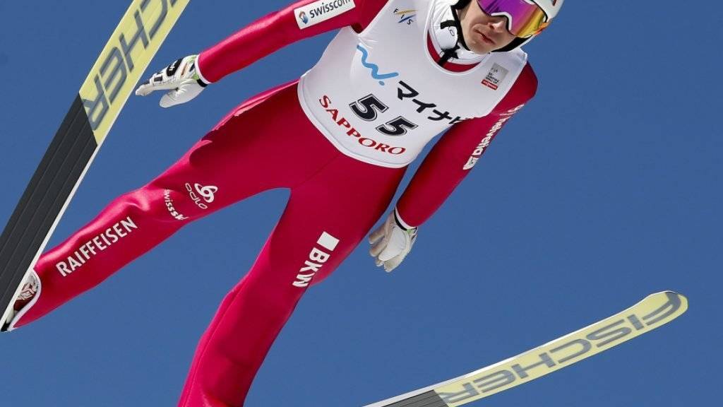 Simon Ammann qualifizierte sich beim Weltcup-Auftakt in Kuusamo als einziger Schweizer Skispringer für den Finaldurchgang (Archivbild)