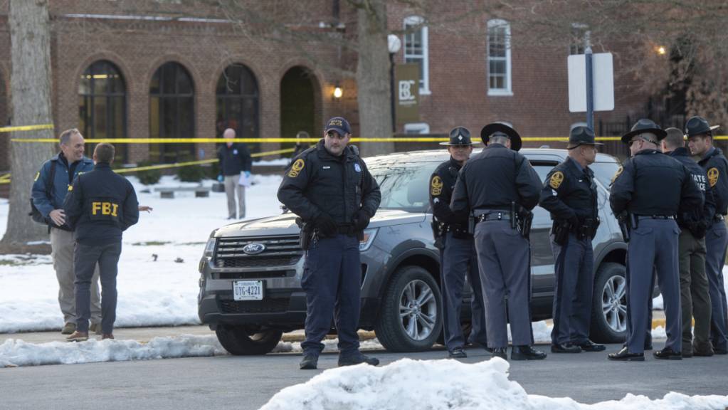 Die Polizei führt eine Untersuchung nach einer Schießerei am Bridgewater College in Bridgewater durch.