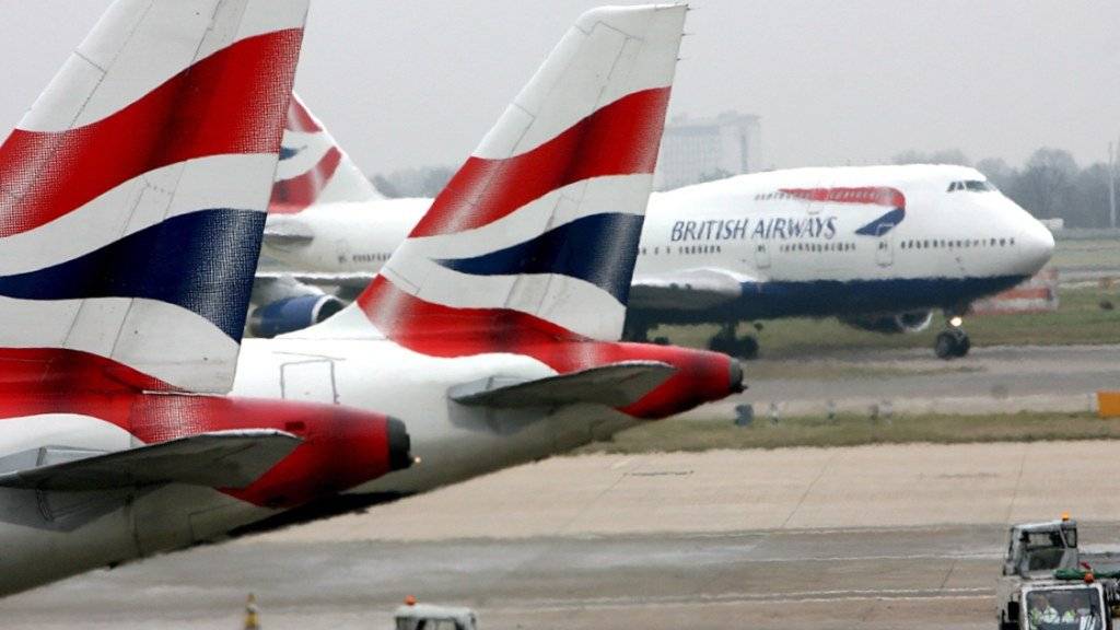 Hat einen Warnbrief der EU-Kommission aus Brüssel erhalten: die britische Fluggesellschaft British Airways. (Archivbild)