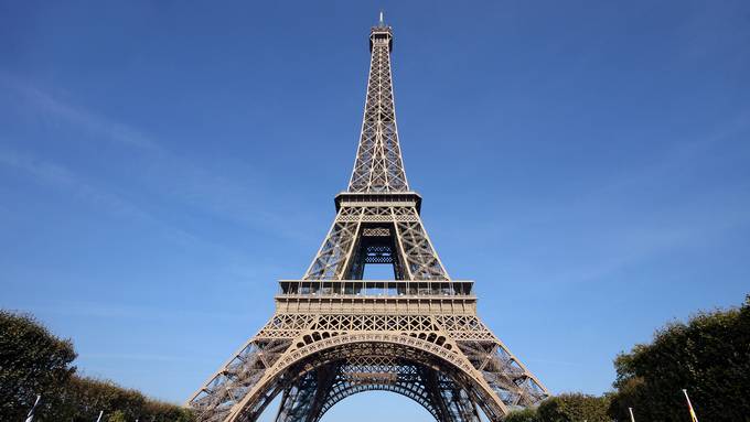 Wegen Bombendrohung: Eiffelturm kurzzeitig evakuiert
