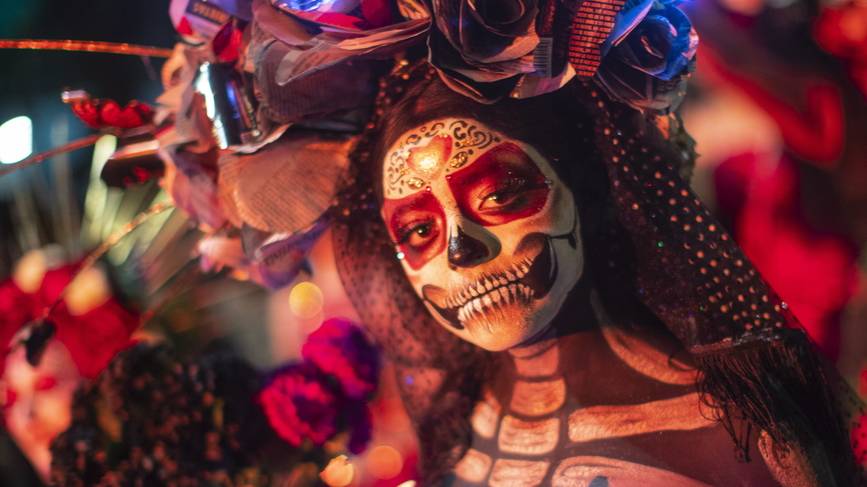 Mexiko-Stadt feiert mit einem buntem Umzug den Tod – und das Leben