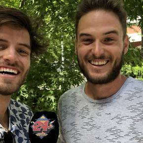 Patrick ist der Kopf hinter der stehenden Surfwelle in Zürich