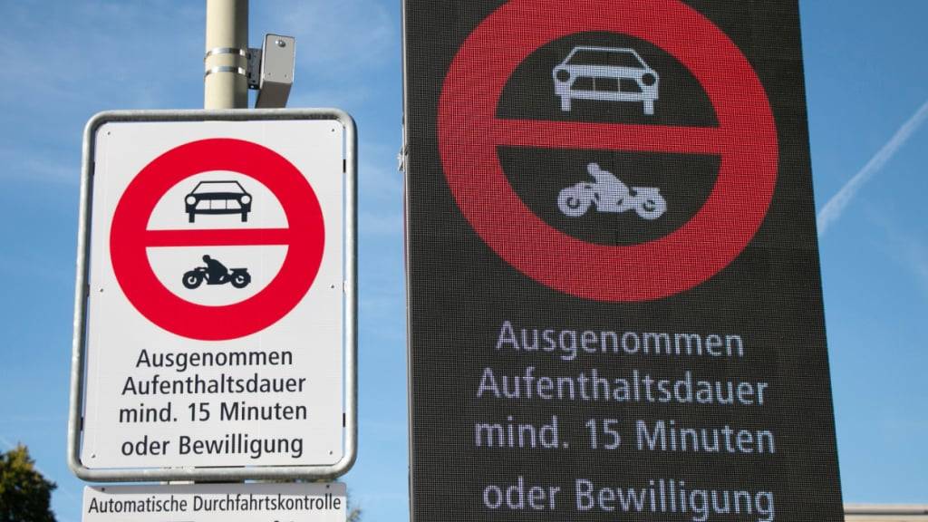 Die Gemeinde Birsfelden BL hat seit Einführung der automatischen Durchfahrtskontrolle 20'000 Bussen ausgestellt. (Archivbild)