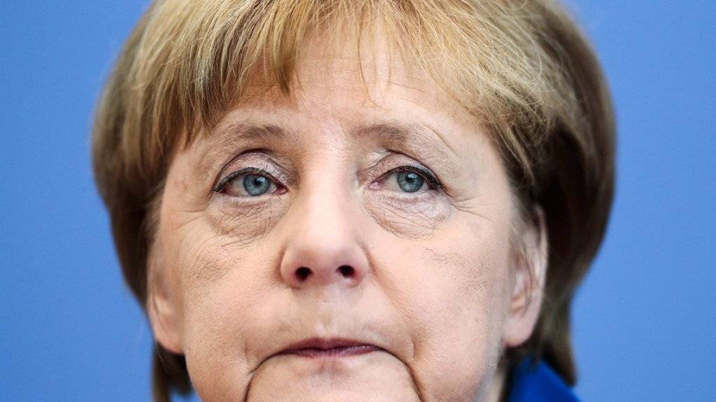 Hat die Gunst ihrer Landsleute verloren: Bundeskanzlerin Angela Merkel. «Wir schaffen das» wollen die Deutschen im Zusammenhang mit der wachsenden Zuwanderung von Flüchtlingen nicht mehr hören. Viel eher dürfte es jetzt heissen: «Wir wollen das nicht.»