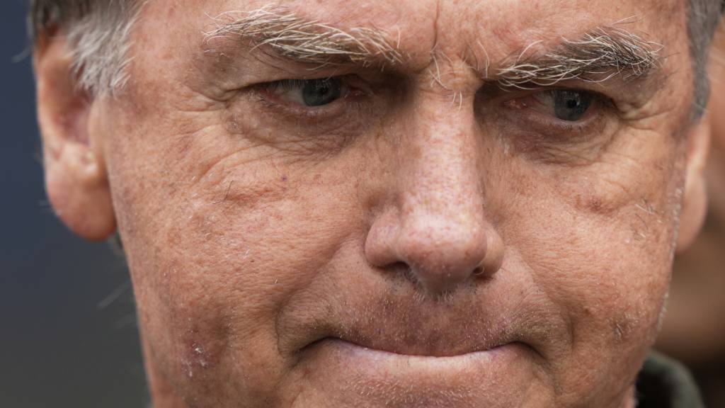 ARCHIV - Der ehemalige brasilianische Präsident Jair Bolsonaro. Foto: Eraldo Peres/AP/dpa/Archivbild