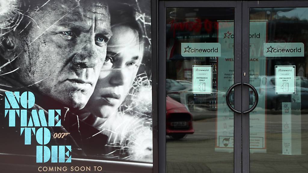 Wegen der Corona-Pandemie schließt die große Kinokette Cineworld vorübergehend ihre Häuser in Großbritannien und den USA. Davon seien bis zu 45.000 Beschäftigte betroffen, teilte das Unternehmen in London mit. Foto: Gareth Fuller/PA Wire/dpa