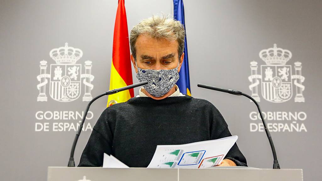 Fernando Simon, Leiter der Behörde für Gesundheitliche Notfälle (CCAES) von Spanien, spricht im Rahmen einer Pressekonferenz über die Covid-19-Pandemie. Foto: Ricardo Rubio/EUROPA PRESS/dpa