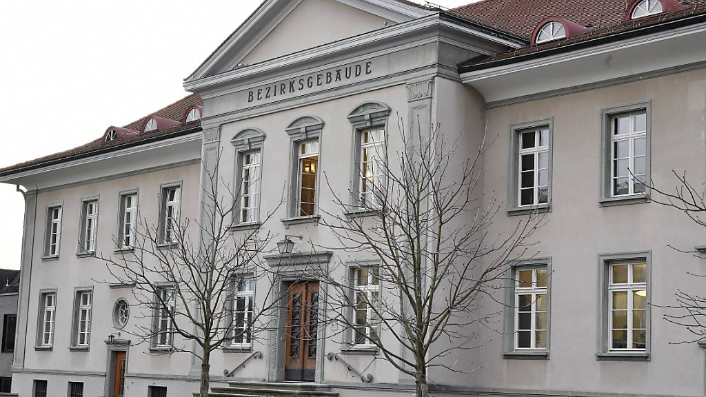 Bezirksgericht Bülach verurteilt früheren Staatsverweigerer