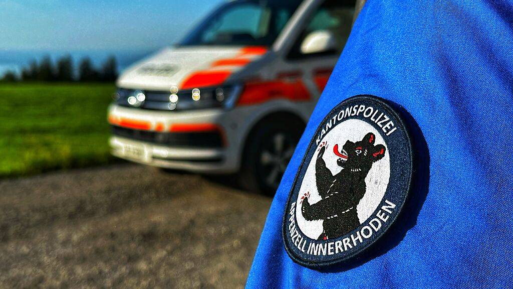 Ein 32-jähriger Gleitschirmpilot ist am Samstagnachmittag im Bereich des Schäfler, eines Gipfels im Alpsteingebiet, abgestürzt. Der Pilot zog sich dabei unbestimmte Verletzungen zu.
