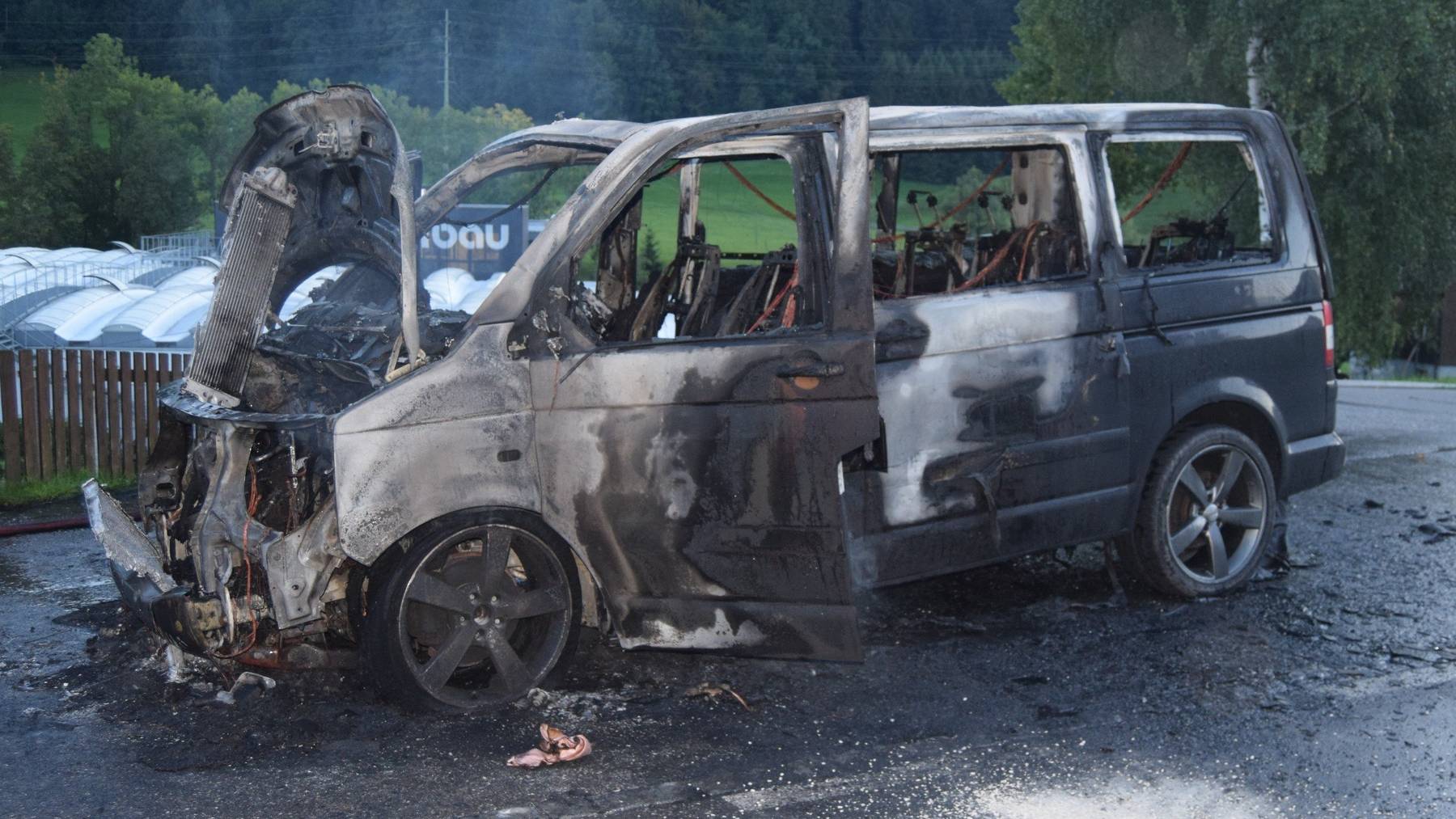 In Bühler zerstörte ein Feuer ein Auto