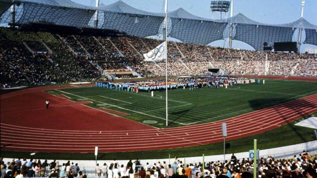 An einem strahlenden Samstag wurden die Olympischen Spiele 1972 im Münchner Olympiastadion eröffnet