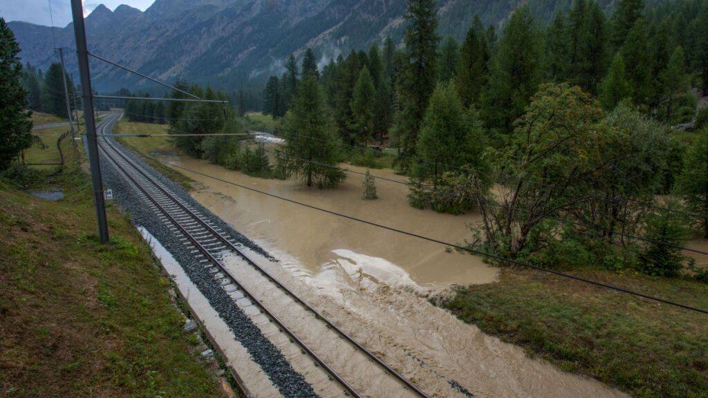 Erdrutsch unterbricht Albulalinie der Rhätischen Bahn