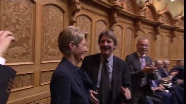 Karin Keller-Sutter im ersten Wahlgang zur Bundesrätin gewählt