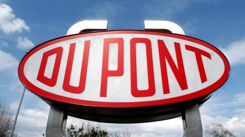Vor der Fusion mit Dow Chemical brach der Gewinn bei DuPont ein. (Archivbild)