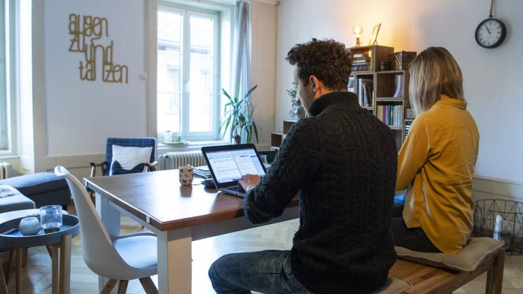 Laut der Studie wirkt sich Home-Office spürbar auf die Zufriedenheit aus. (Archivbild)